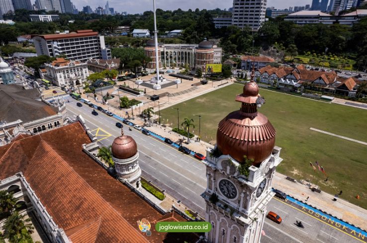 Dataran Merdeka Ikon Kuala Lumpur dengan Pesona Arsitektur dan Aktivitas Seru